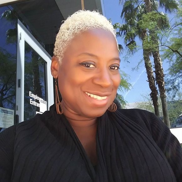 Meet your Posher, Lynne - Picture 1 of 1